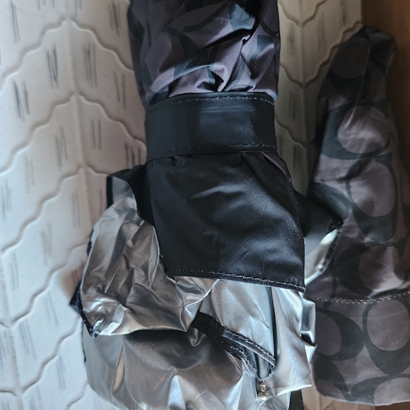 Coach Uv Protection Signature Mini Umbrella - Picture 6 of 8